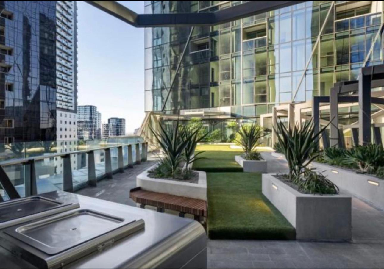 Apartment Royal Executive Living Skyline Two Bedroom Grandeur By Ritz